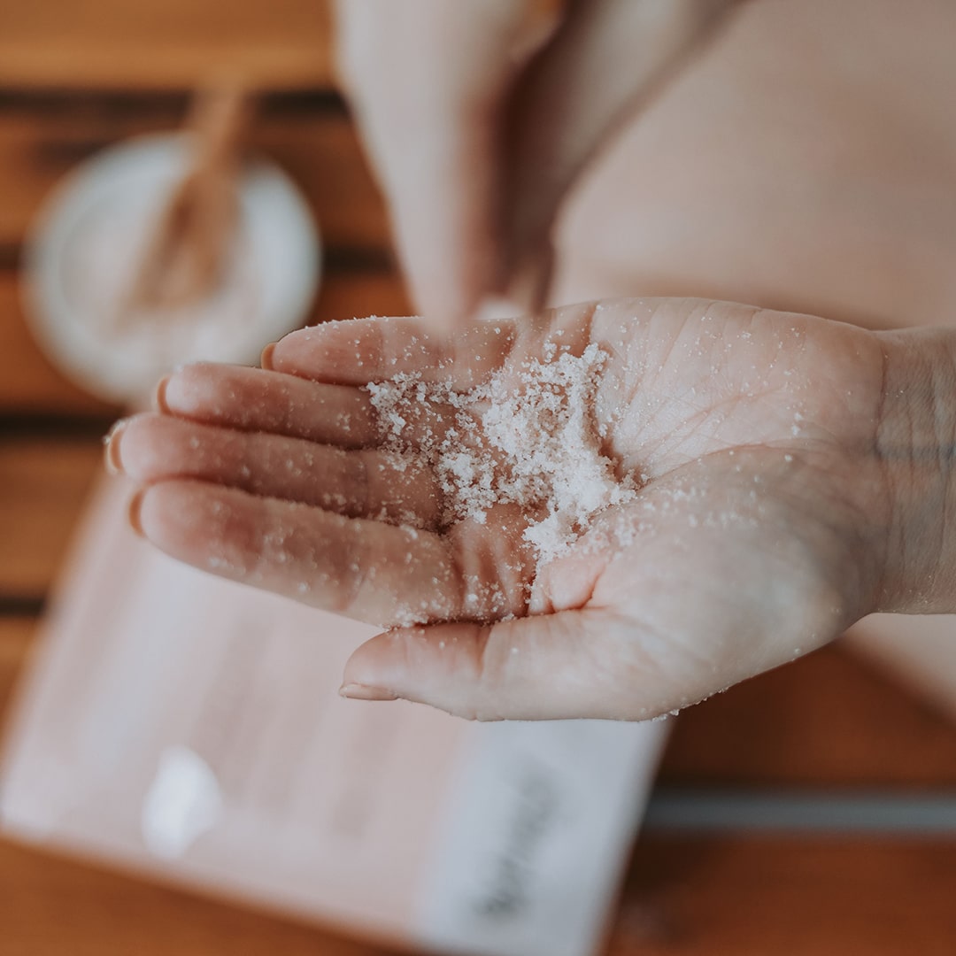 Himalayan Pink Salt & Sweet Almond Oil - 500g - Image 4