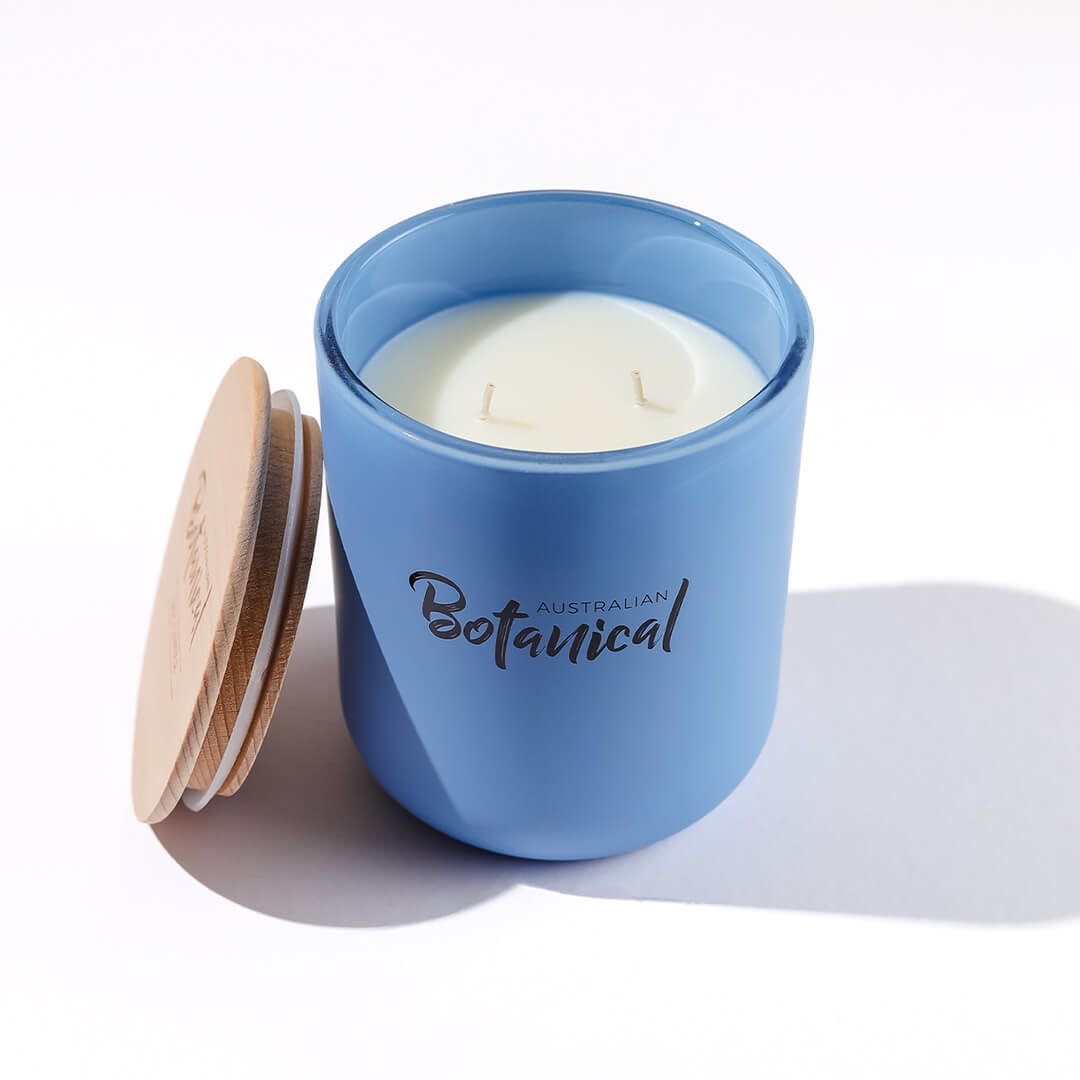 Aqua Escape Scented Soy Candle - Image 4